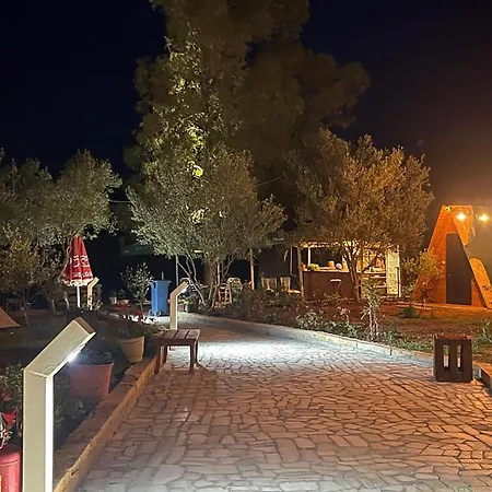Garden Οργανωμένο κάμπινγκ Εξαμίλιο